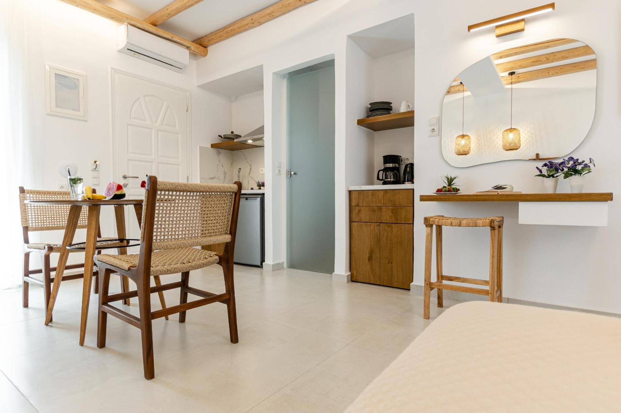 Birikos Hotel & Suites Agios Prokopios  Ngoại thất bức ảnh