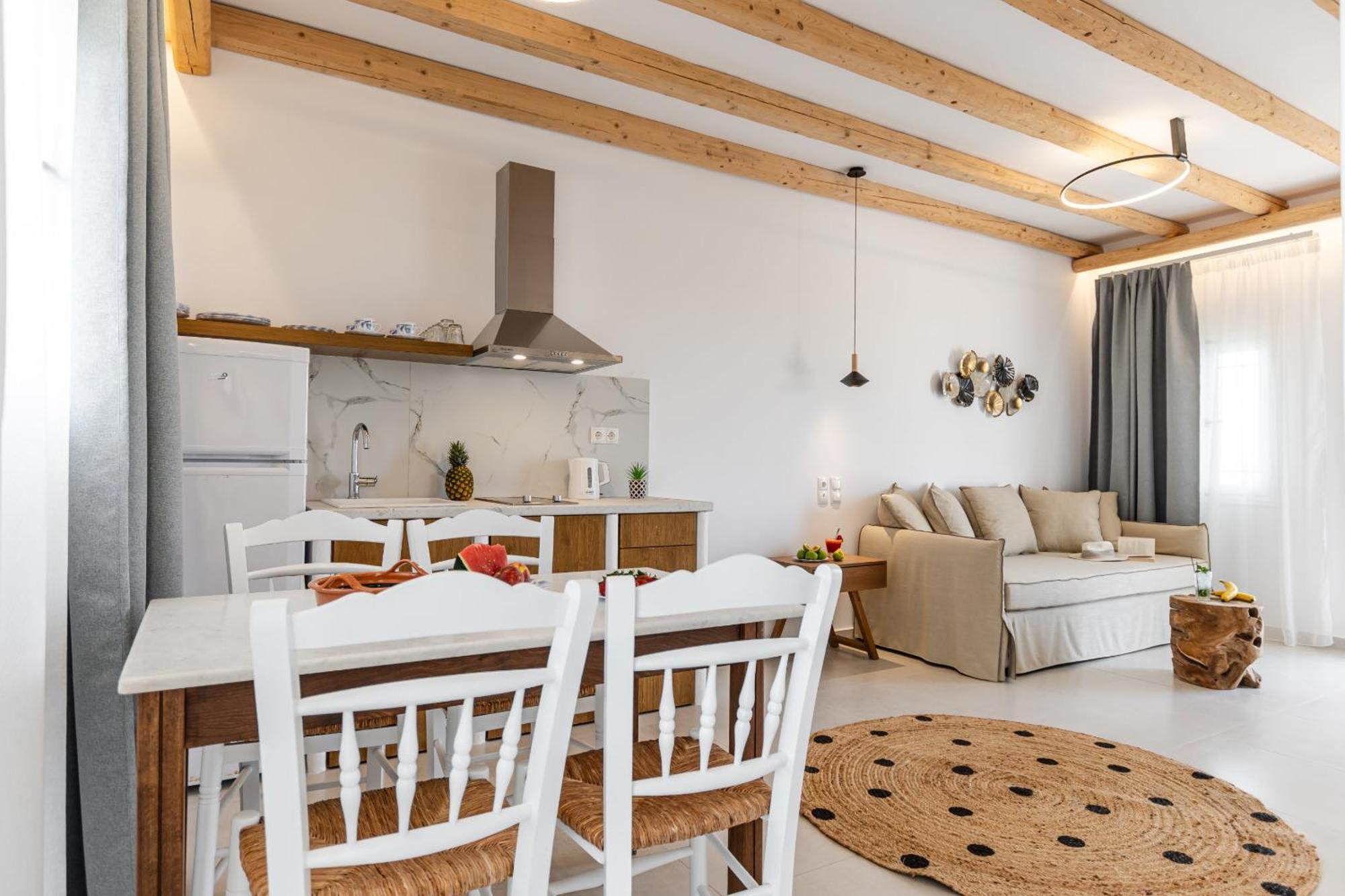 Birikos Hotel & Suites Agios Prokopios  Ngoại thất bức ảnh