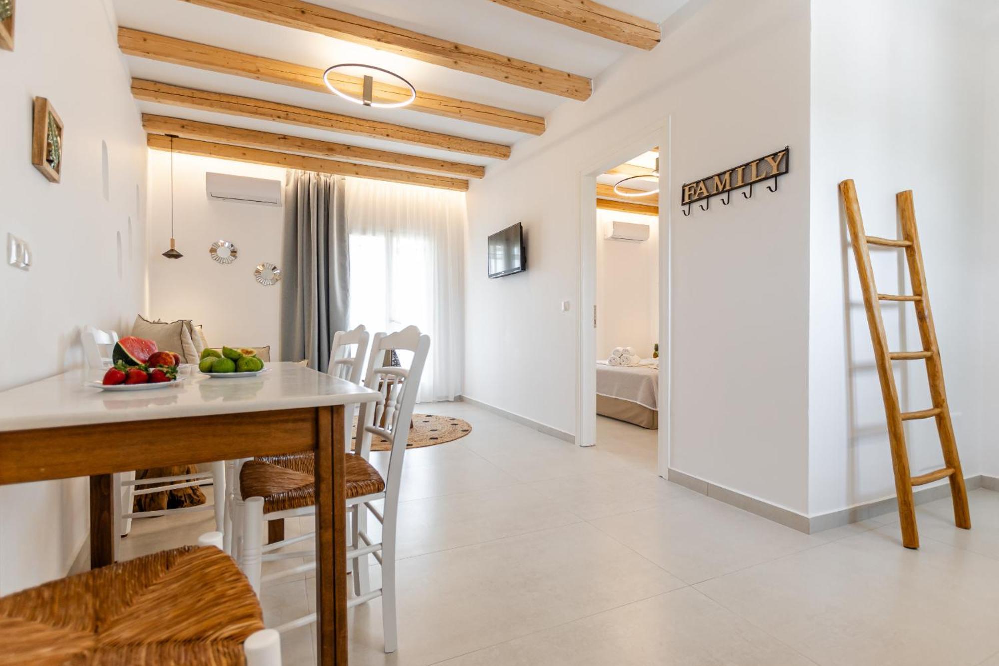 Birikos Hotel & Suites Agios Prokopios  Ngoại thất bức ảnh