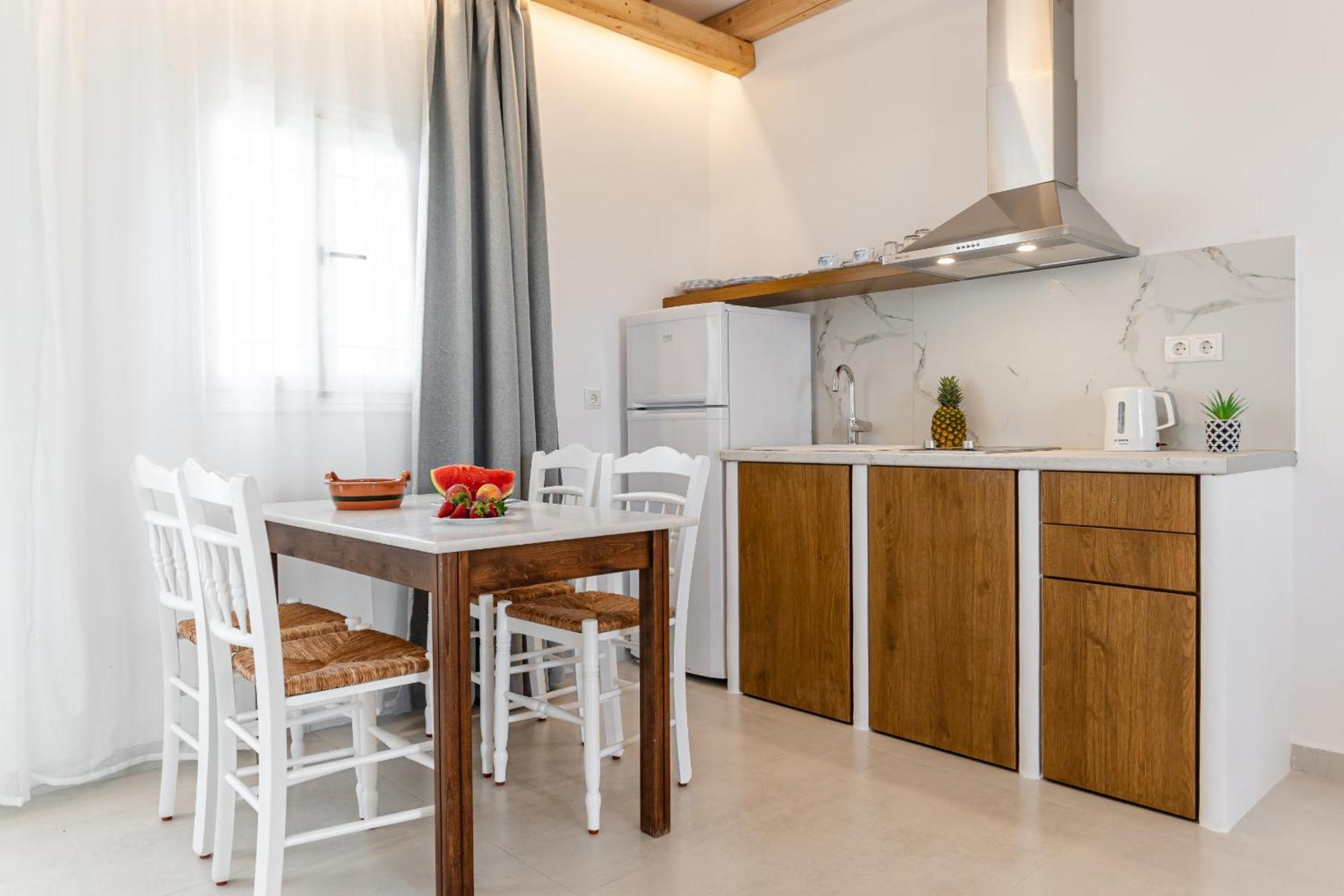 Birikos Hotel & Suites Agios Prokopios  Ngoại thất bức ảnh