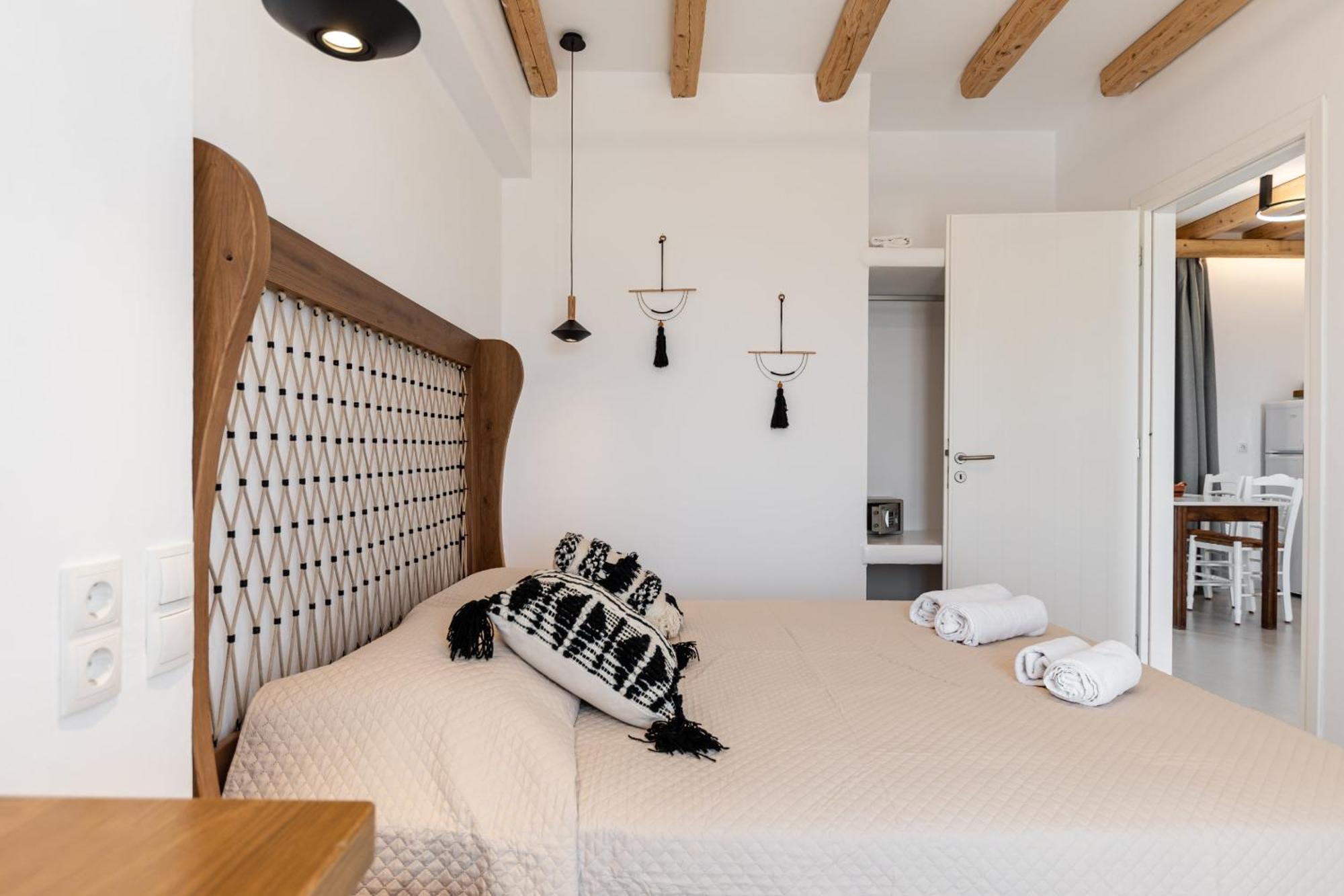 Birikos Hotel & Suites Agios Prokopios  Ngoại thất bức ảnh