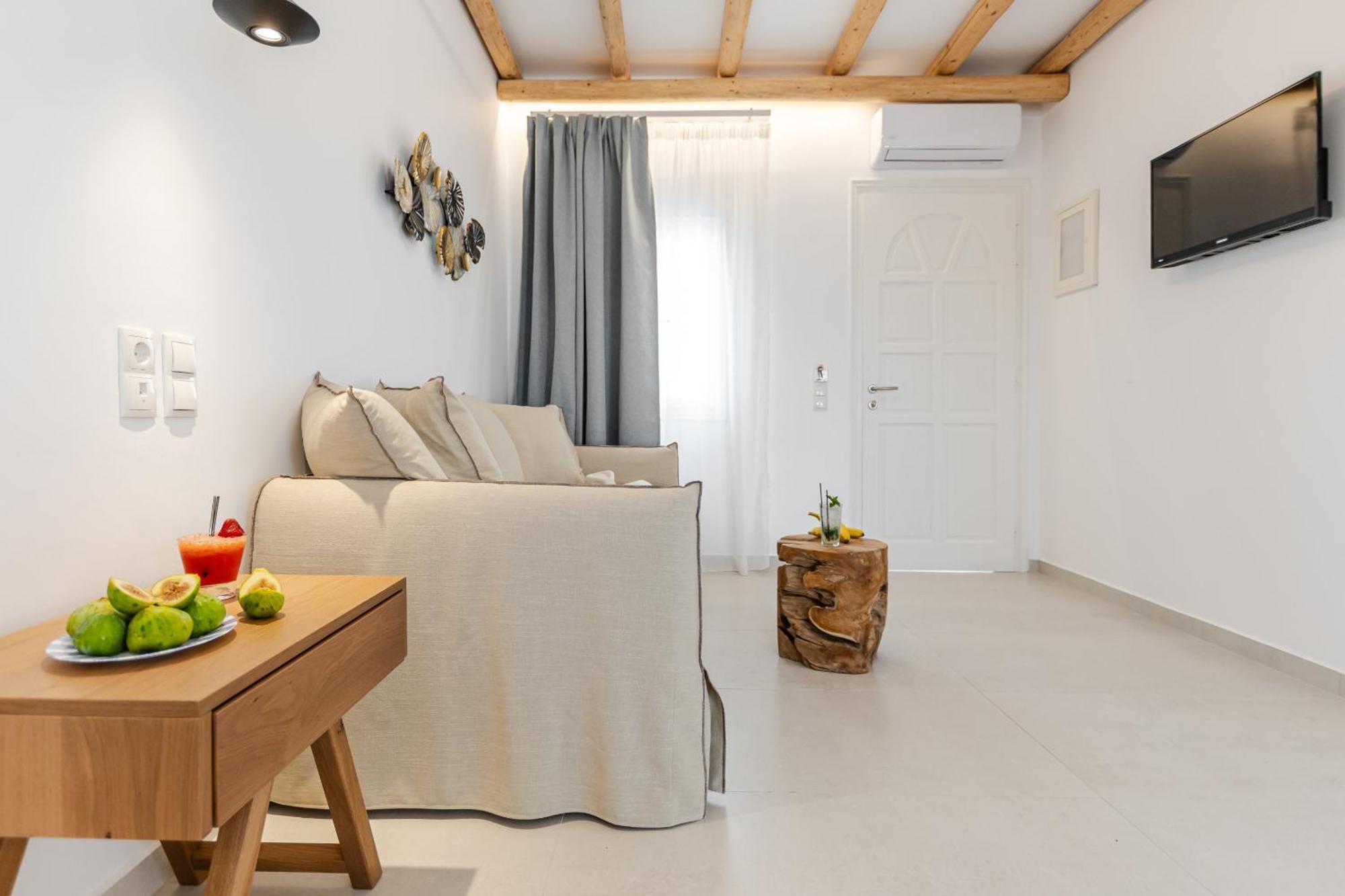 Birikos Hotel & Suites Agios Prokopios  Ngoại thất bức ảnh