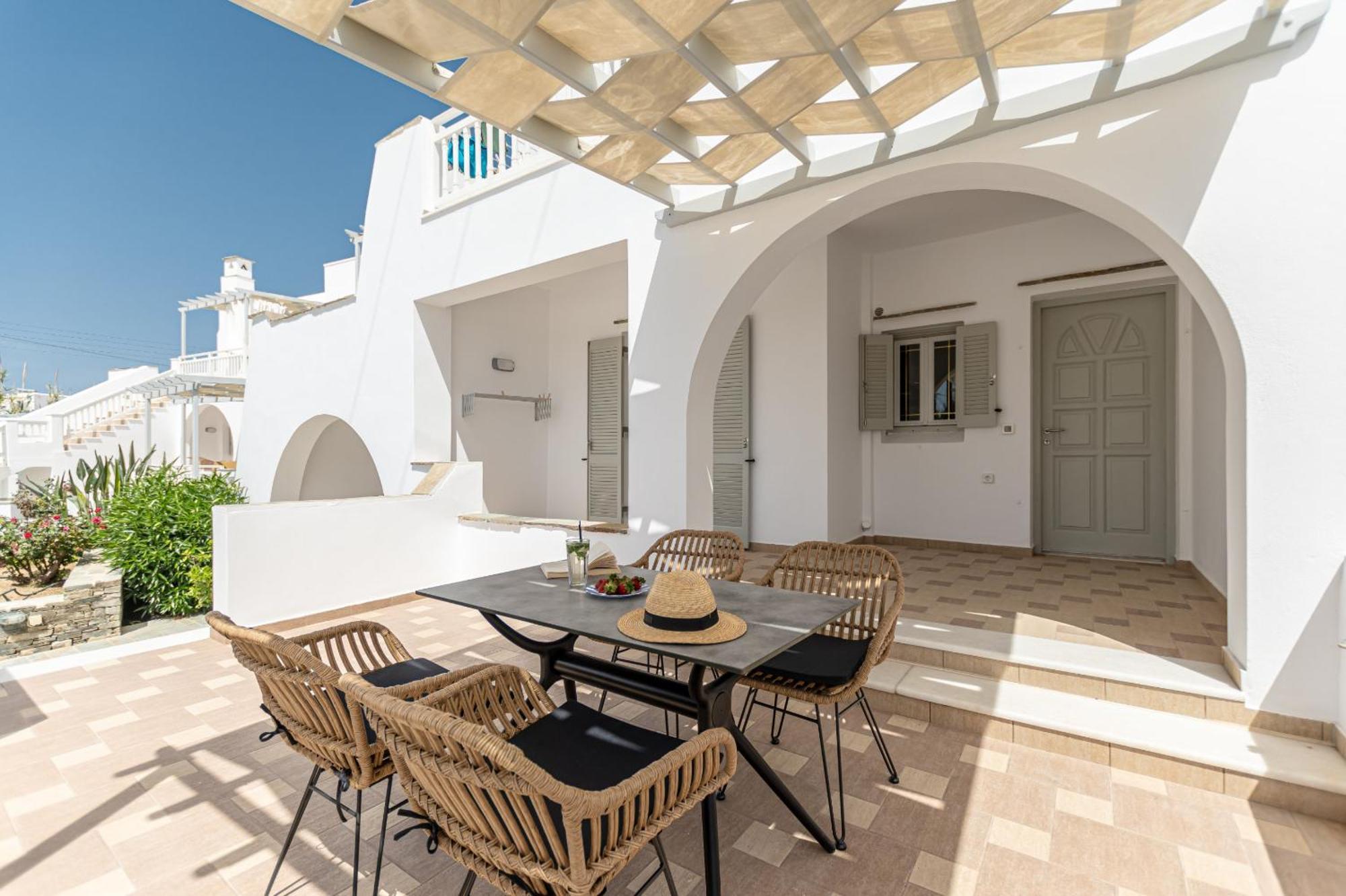 Birikos Hotel & Suites Agios Prokopios  Ngoại thất bức ảnh