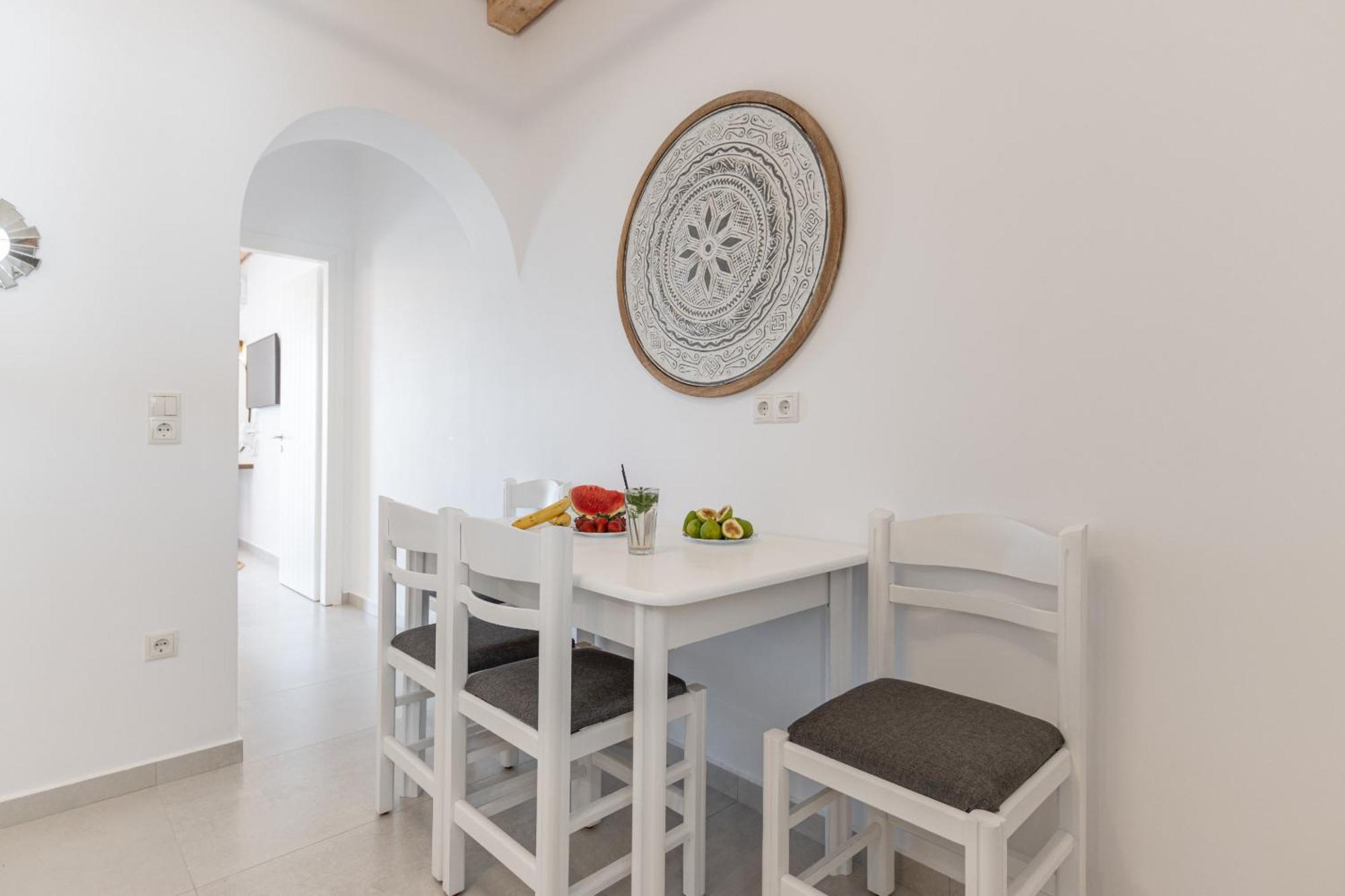 Birikos Hotel & Suites Agios Prokopios  Phòng bức ảnh
