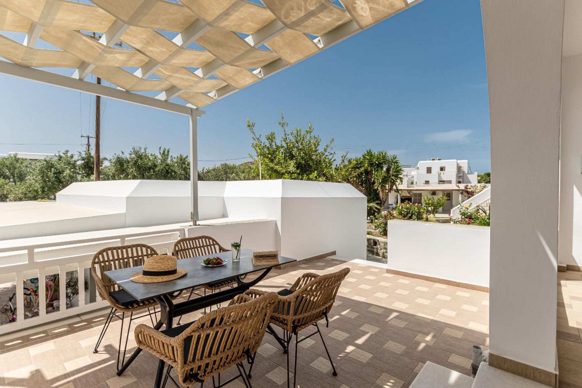 Birikos Hotel & Suites Agios Prokopios  Ngoại thất bức ảnh