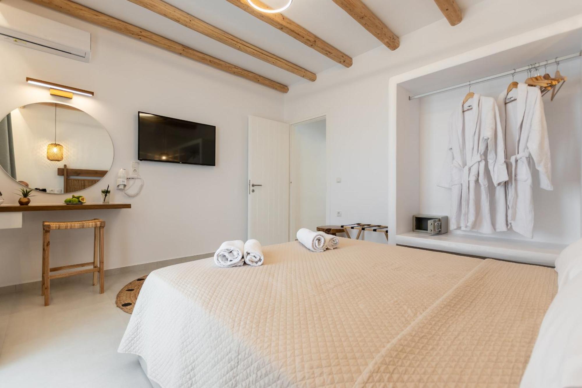 Birikos Hotel & Suites Agios Prokopios  Phòng bức ảnh